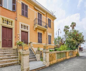 2 Bedroom Lovely Apartment In Chiavari