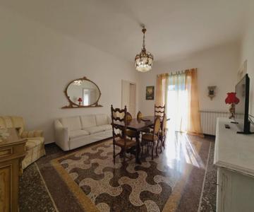 Wow Home 2 - 175 Mq - Posteggio Privato - Davanti Porto Traghetti - Fino A 10 Posti Letto - Balcone