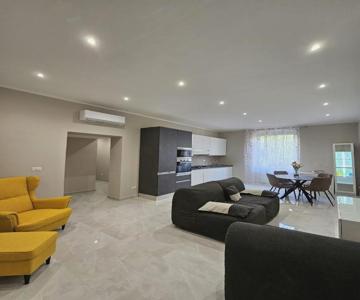 Appartamento In Centro A 250m Stazione Di Principe