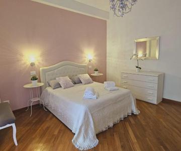 Queen Chic Apartment 2