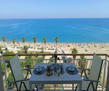 Maremare, Really On The Beach, With Private Parking