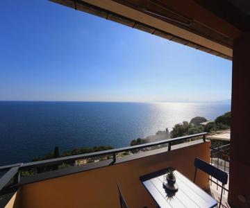 Polanesi Sea View Home