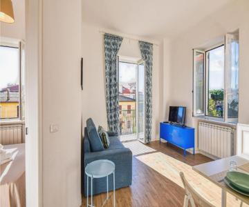 1 Bedroom Stunning Apartment In Varazze