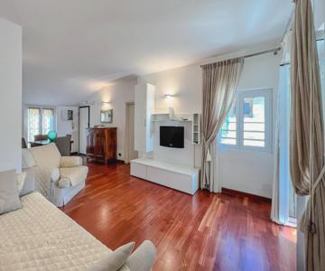 Bel Quadrilocale Con Terrazza Nel Centro Storico