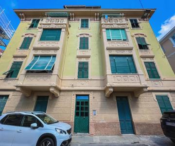 Grande Appartamento In Zona Tranquilla