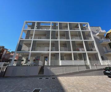 Nuovo Bilocale In Centro Con Terrazzo E Posto Auto