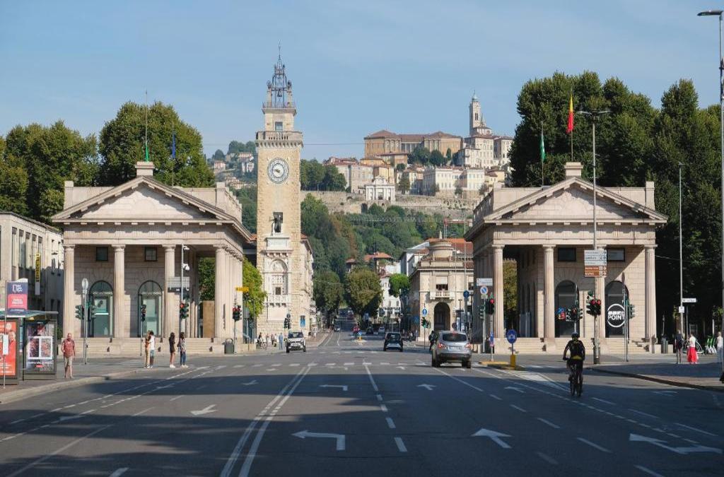 Nxt Station Deluxe Apartment