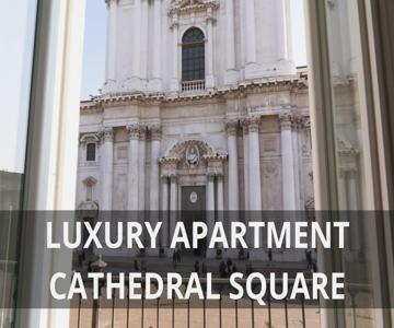 Piazza Duomo Cathedral View