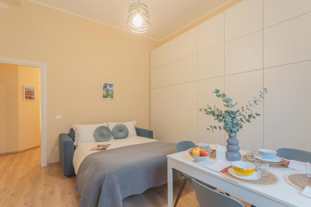 Simar Apartments nearby Como SG Train Station by Rent All Como