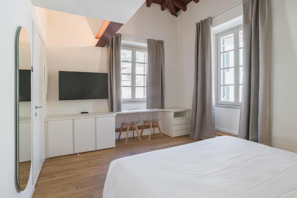 Le Dimore - Como City Center - Boutique apartments near Lake, Train and Bus Stations