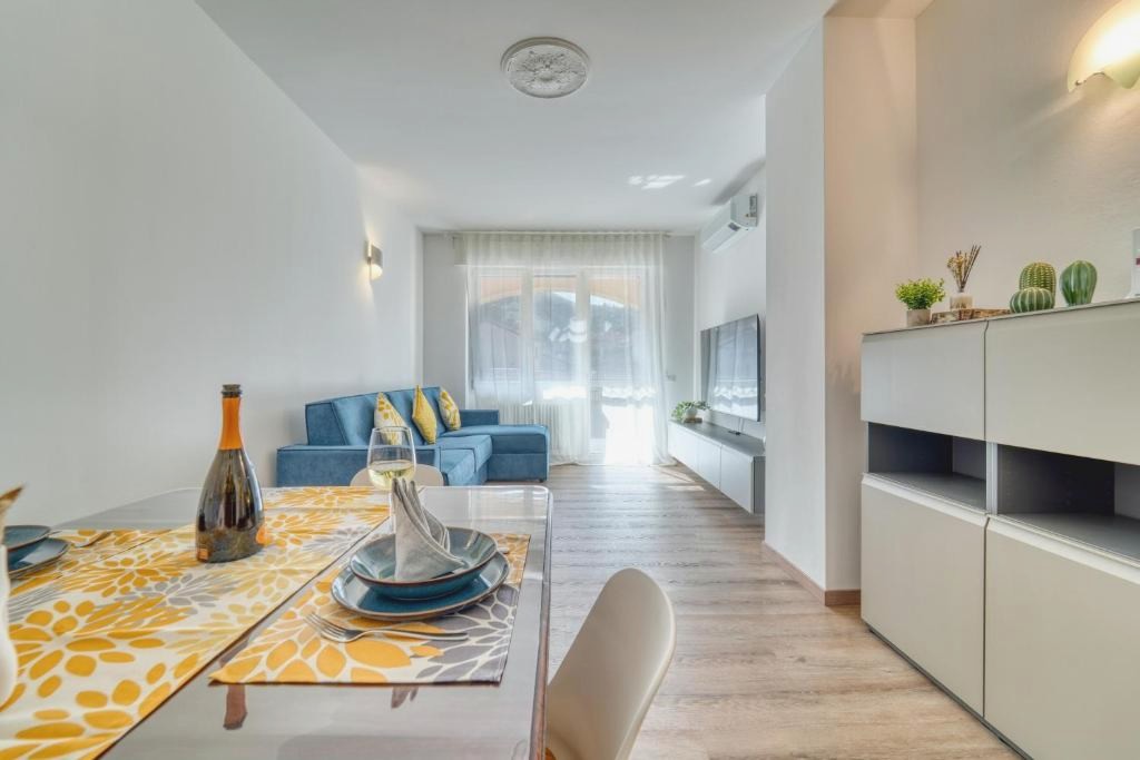 Casa Ginevra - Modern Design, King Bed & Terrace