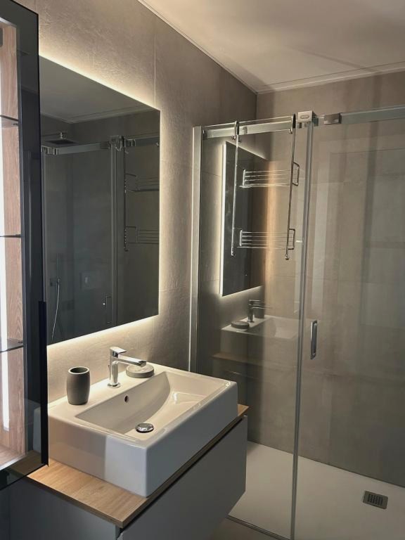 Exclusive flat on Lake Como with panoramic views