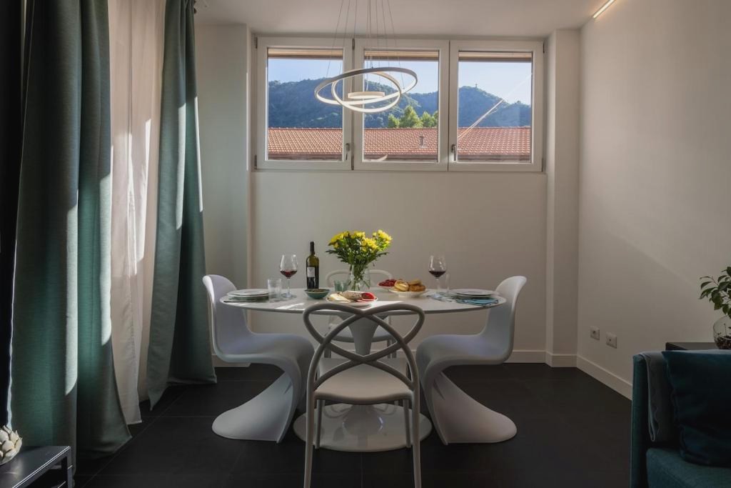 Rent in Como Apartment 1