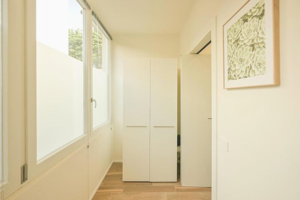 Apt 2 min from station and lake with WiFi and AC