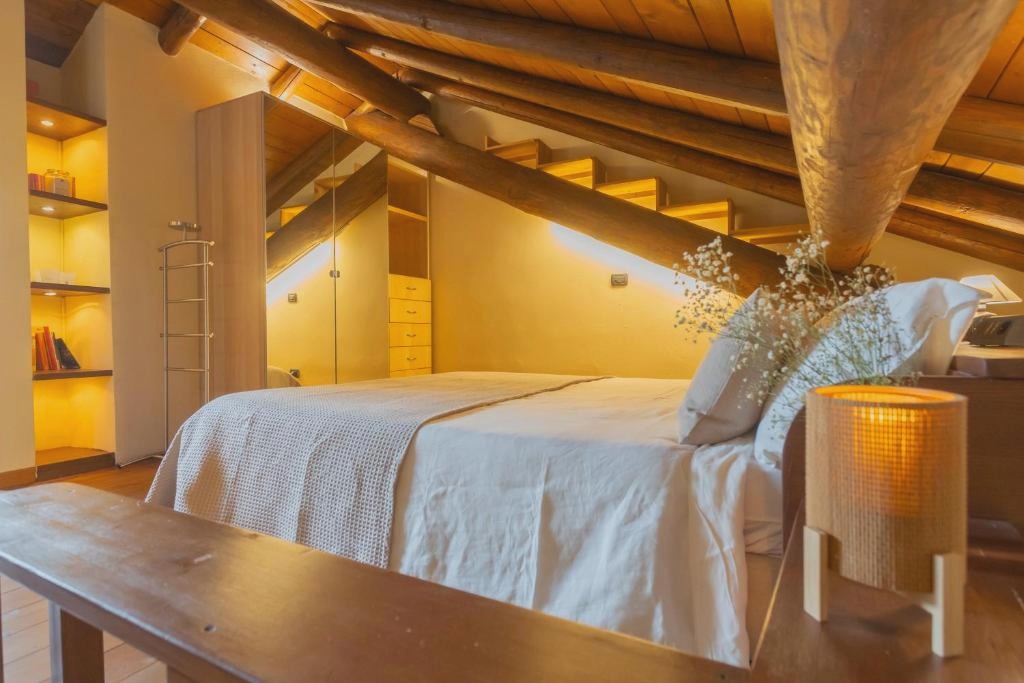 Casa Giovio Elegant Historic Residence in the heart of Como