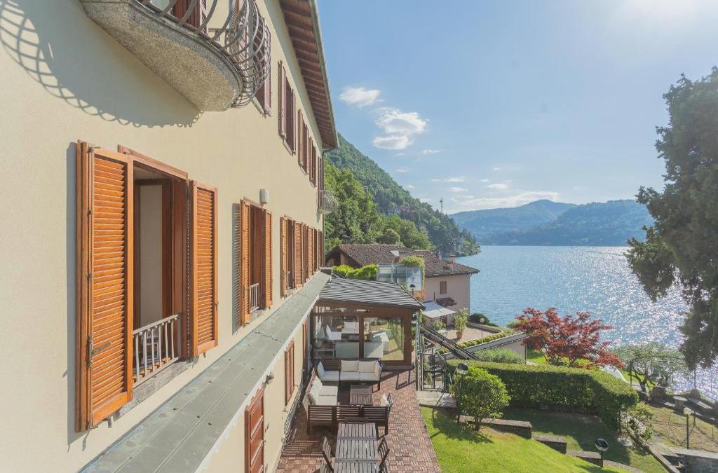 Front Lake Apartment With Private Funicular By Rent All Como