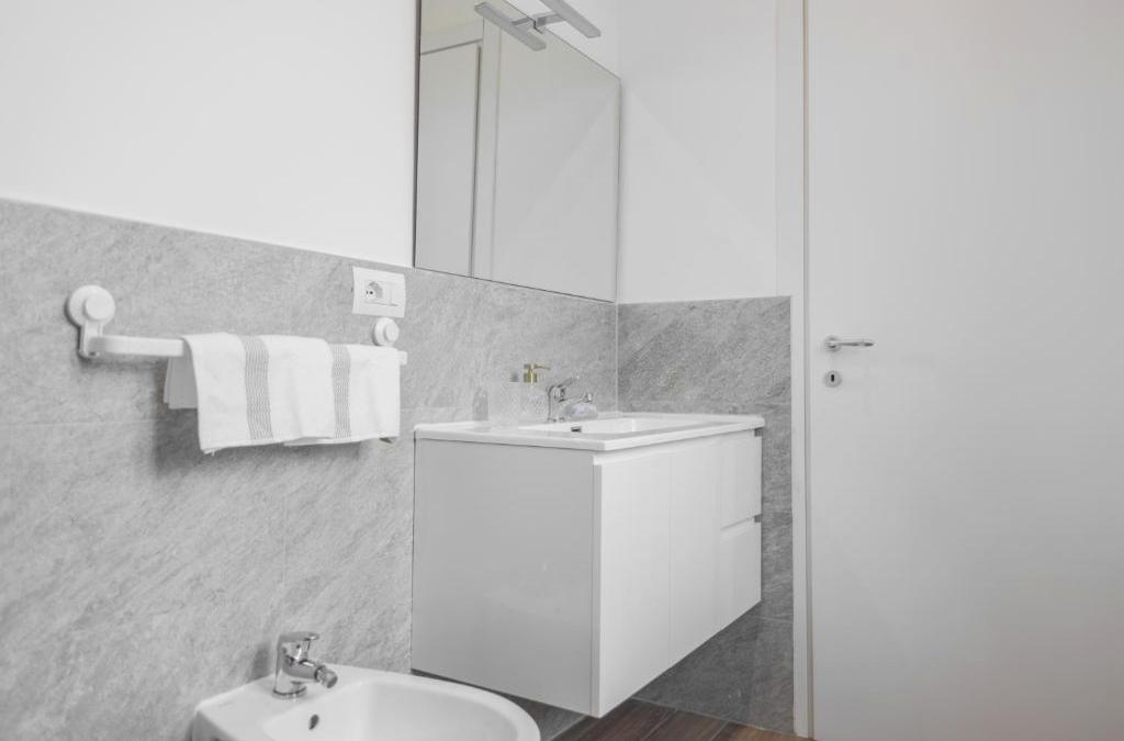 Lora apartment 1, free private parking, self check in