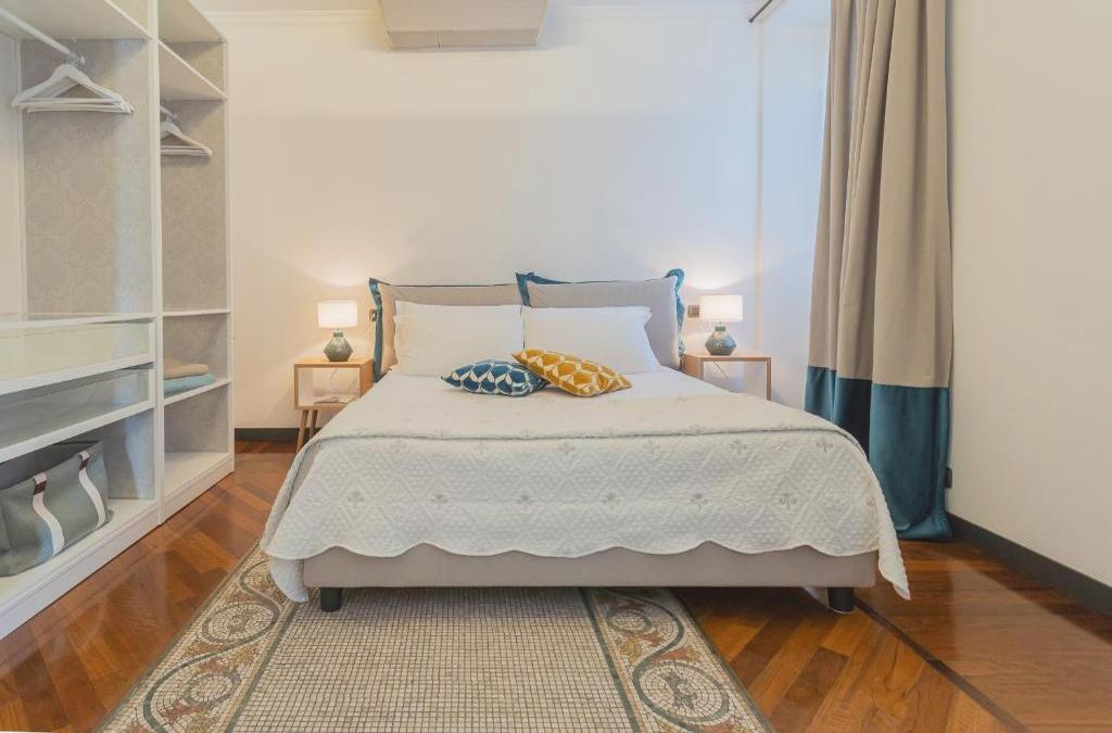Lake Holiday Como by Rent All Como