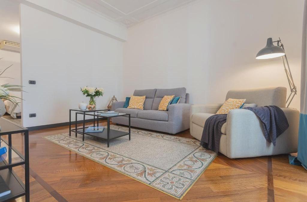 Lake Holiday Como by Rent All Como
