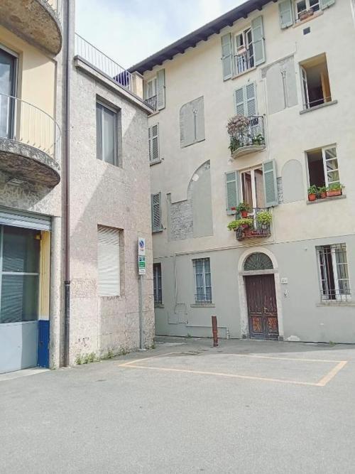100 passi dal Lago, history apartment piazza Roma by Revenue House