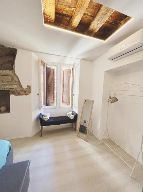 100 passi dal Lago, history apartment piazza Roma by Revenue House