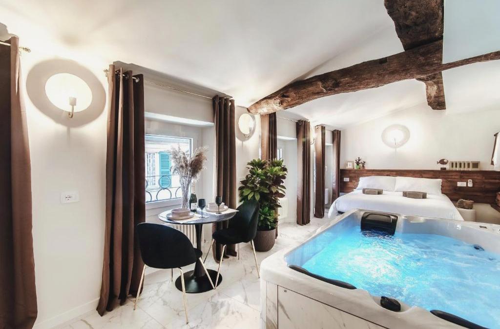 Sahara & Amazzonia Luxury Suites by "The House Of Travelers"