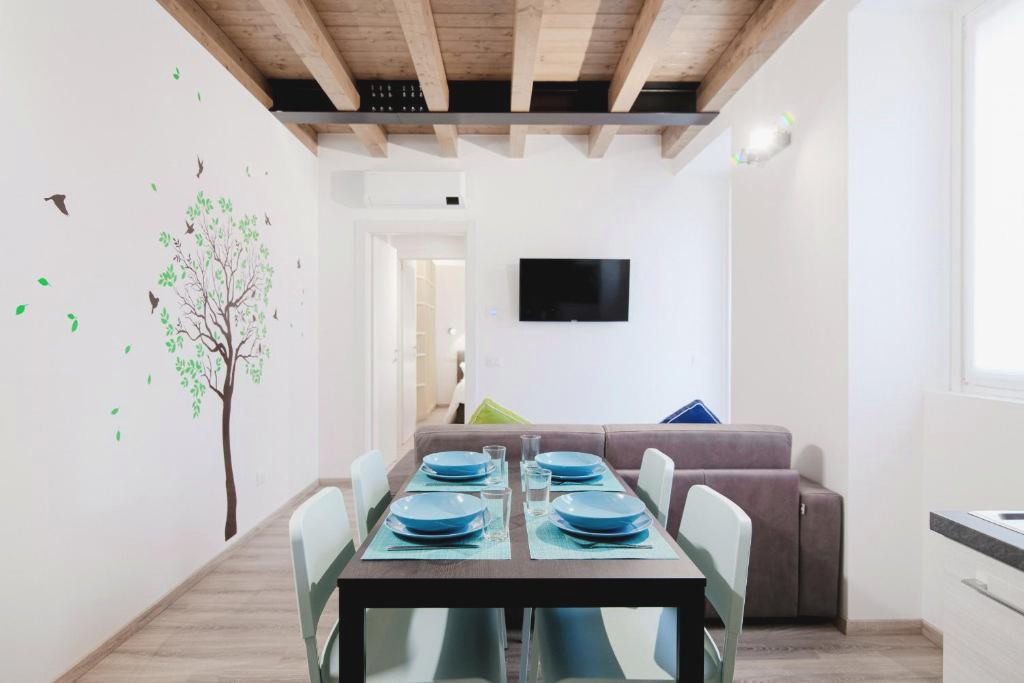 Spazio 77 by "The House Of Travelers"