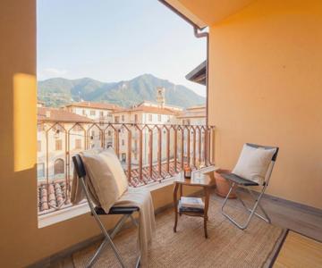 Luxury Retreat In Iseo - Jacuzzi, Balcony & Wi-fi In The Heart Of Town