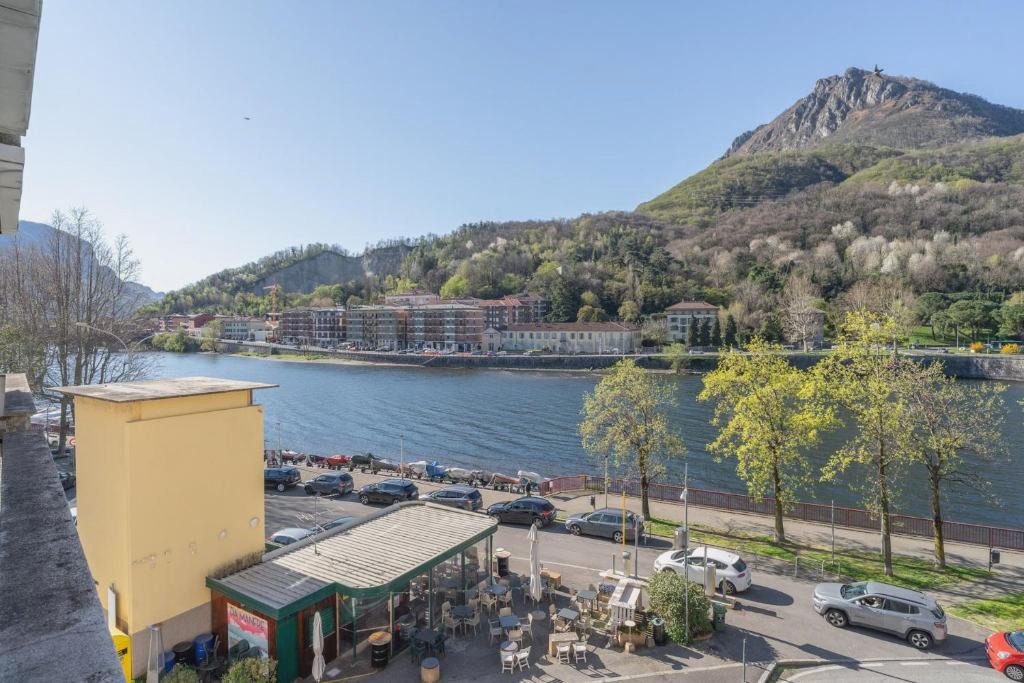 Lecco Lakefront Retreat