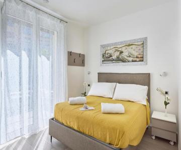 Una Finestra Al Lago