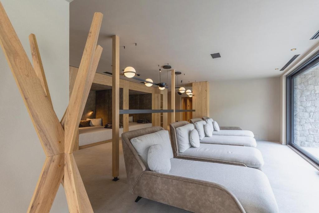 Paradise Lodge