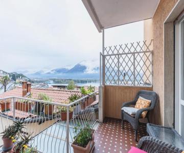 HOST4U - CASA LUCIA, Appartamento Vista Lago D'Iseo a Lovere