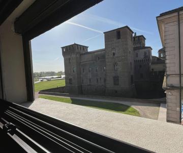 Castle Charm Apartment, Mantegnahotels