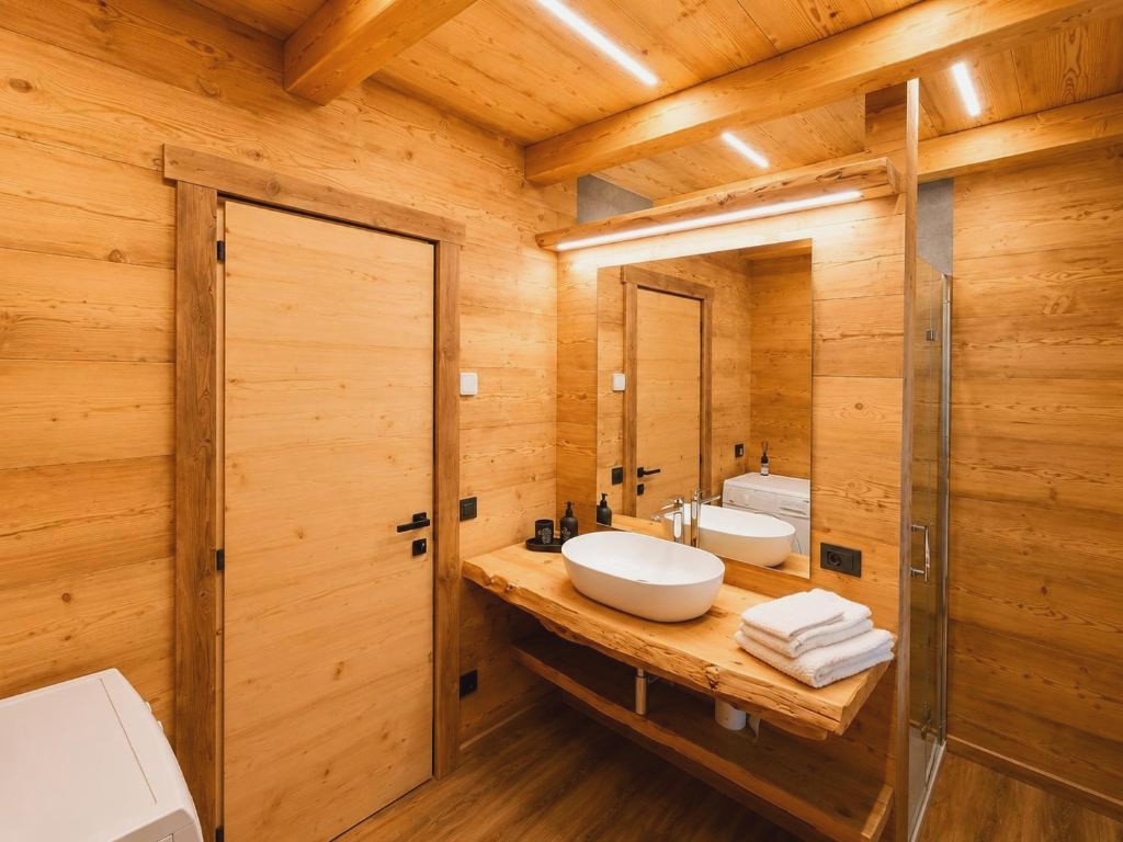 SkyWood Chalet, Panoramic Mountain and Lake Views
