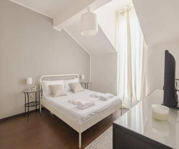 Sky-view Flat In Milan