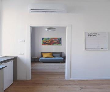 Modern Apartment Close To Metro