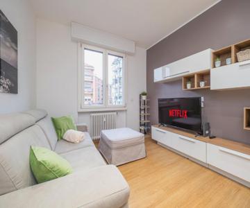 Milano 5 Guests - Modern Apt With Balcony