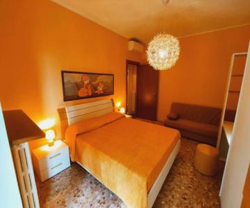 Mi Affaccio Sulla Piazza