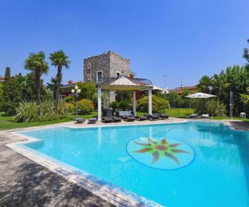 Private Luxury Villa With Pool