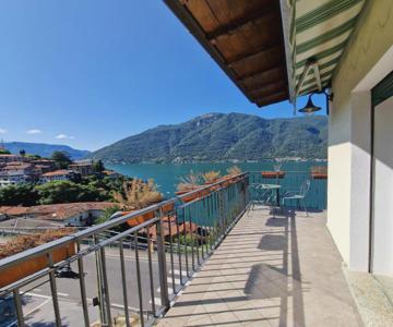 Casa Vacanze Flora Con Vista Lago