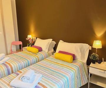 Bnbook-via Torino Train Station