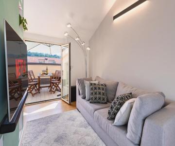 Modern Apartment With Double Terrace And Parking