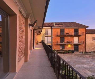 Recinto Nobili 2 - private parking vista cortile