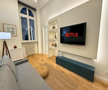 Cozy Downtown Apartment