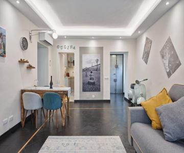 Acadamis - Garibaldi 9 Bis - Piazza Castello