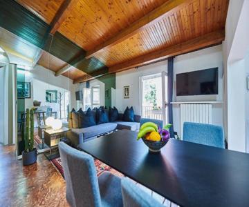 Tra I Tetti E Il Cielo