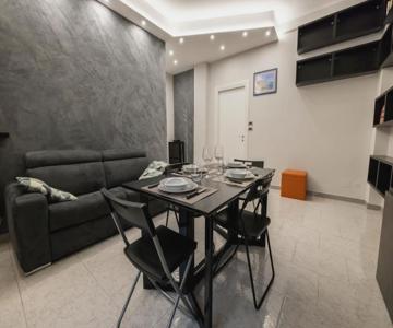 Tra Porta Susa E Piazza Statuto -cortile Interno-