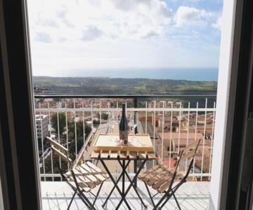 Temples And Sea View Apartment