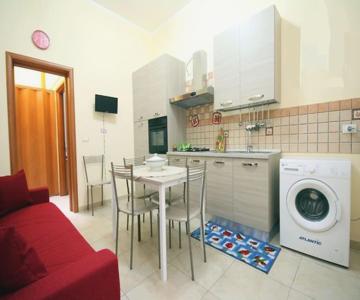 Fra Il Centro E Il Mare