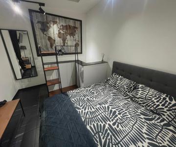 Indipendent House 29r